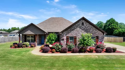 145 Jennifer Ln, Deatsville, AL 36022