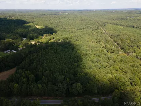 2146 Cherokee Trl, Tallassee, AL 36078