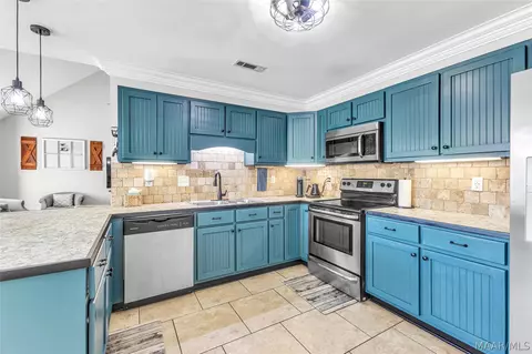 Kitchen - 2308 County Road 81 Rd, Clanton, AL 35045 photo 2 of 4