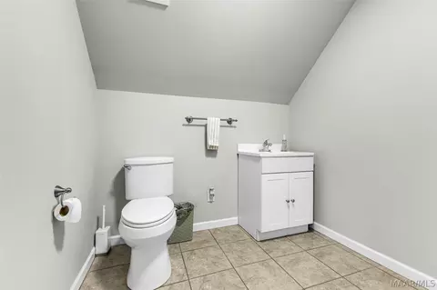 Bath - 2308 County Road 81 Rd, Clanton, AL 35045 photo 3 of 3