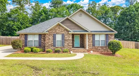 115 Fox Run Dr, Deatsville, AL 36022
