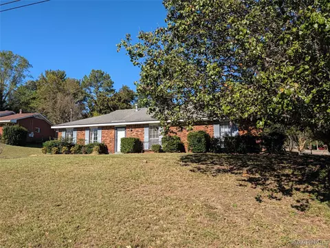 333 Janice St, Prattville, AL 36066