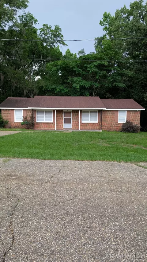 1927 Cannon Ln, Selma, AL 36701