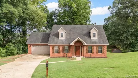 210 Scenic Dr, Elmore, AL 36025