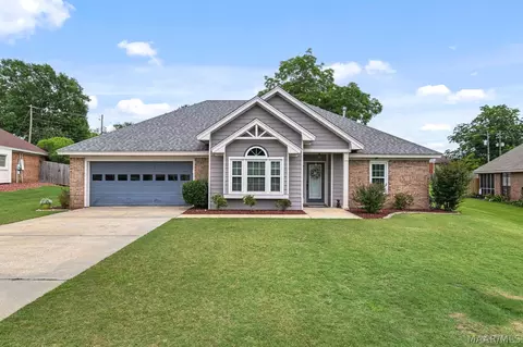 1722 Twelve Oaks Ln, Prattville, AL 36066
