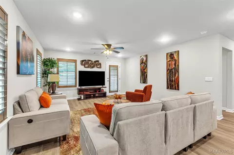 Living - 266 Kohn Dr, Millbrook, AL 36054 photo 2 of 3