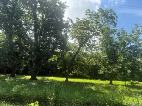 3935 Hayneville Rd, Montgomery, AL 36108