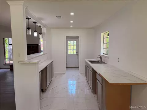 6133 Jennifer Ln, Montgomery, AL 36116