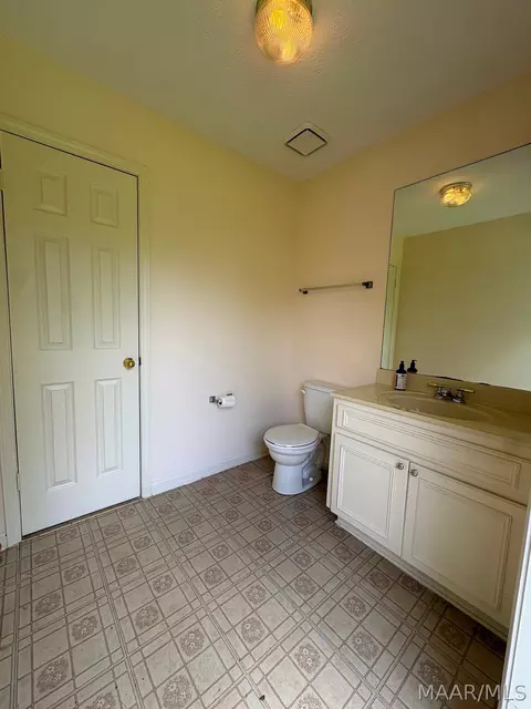 Bath - 2310 Halcyon Blvd, Montgomery, AL 36117 photo 5 of 5