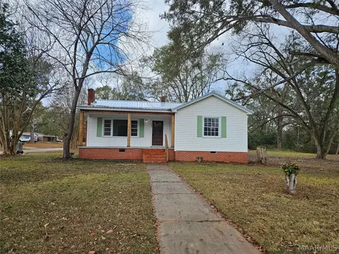 242 Bell St, Greenville, AL 36037