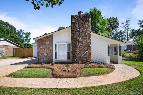 67 Pine Ct, Millbrook, AL 36054