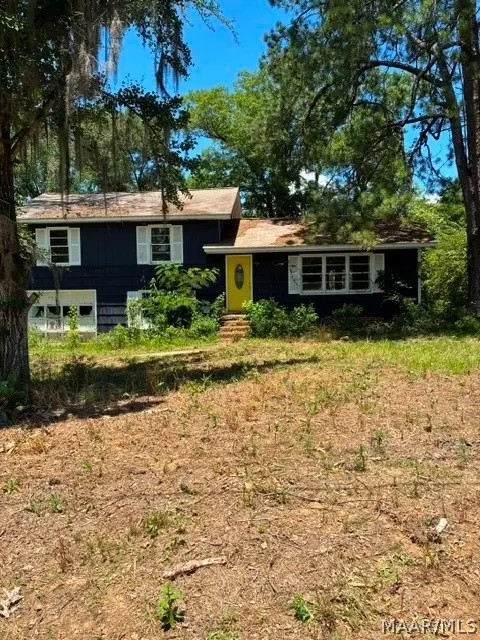 203 Crestwood Dr, Selma, AL 36701