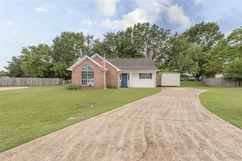 35 Foxdale Ct, Millbrook, AL 36054