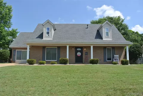 1813 Autumn Ct E, Prattville, AL 36066