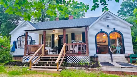 30 Pine St, Eclectic, AL 36024