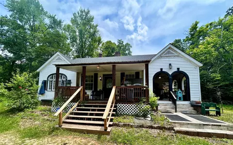 30 Pine St, Eclectic, AL 36024