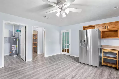 Entry Way - 200 Mae St, Clanton, AL 35045 photo 3 of 3