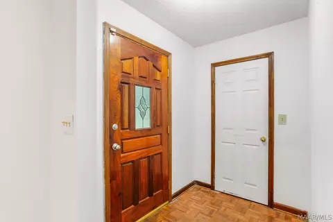 Entry Way - 200 Mae St, Clanton, AL 35045 photo 1 of 3