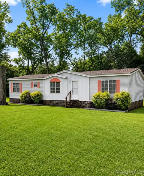 109 Narrow Ln, Greenville, AL 36037