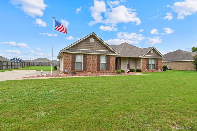 317 Landcaster Dr, Deatsville, AL 36022