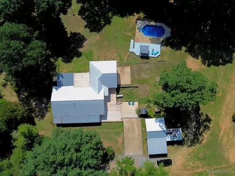 694 Becky Ln, Prattville, AL 36067