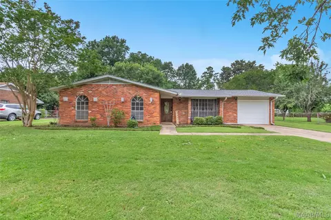 6725 Spring Valley Dr, Elmore, AL 36025