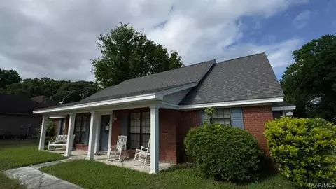944 Silver Creek Cir, Prattville, AL 36066
