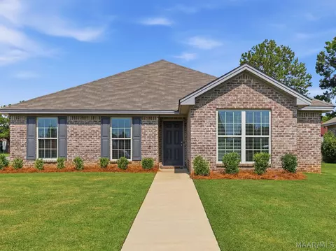 11 Zachary Cir, Elmore, AL 36025