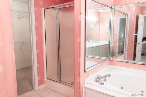 Bath - 209 Shadow Ln, Troy, AL 36079 photo 3 of 8