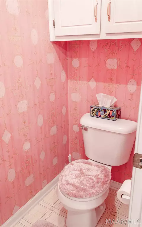 Bath - 209 Shadow Ln, Troy, AL 36079 photo 6 of 8