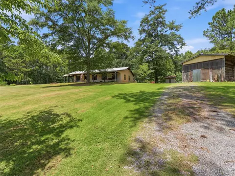 1141 Grass Farm Rd, Titus, AL 36080