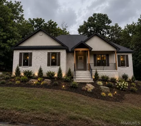 421 Sunnybrook Dr, Deatsville, AL 36022