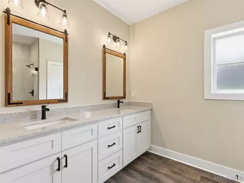 Bath - 210 Madix Dr, Eclectic, AL 36024 photo 1 of 3