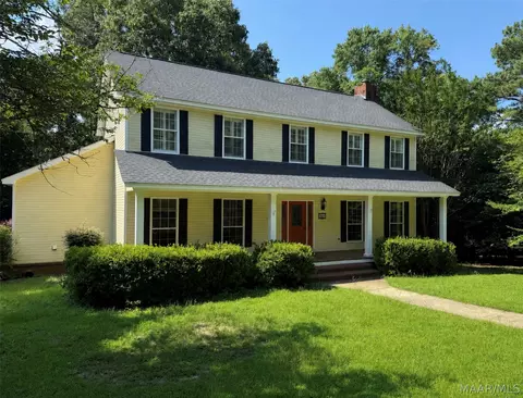 818 Fairwood Dr, Prattville, AL 36067