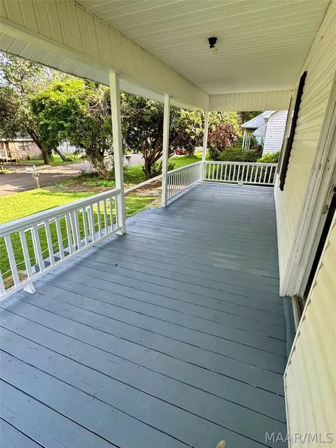 411 Riverside Ave, Tallassee, AL 36078