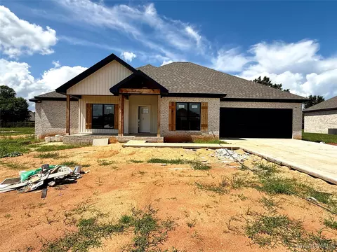 646 Chanlee Dr, Deatsville, AL 36022
