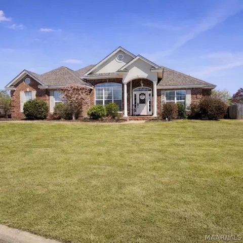 428 Maribeth Loop, Deatsville, AL 36022
