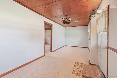 Entry Way - 1104 Smith Rd, Clanton, AL 35045 photo 1 of 3
