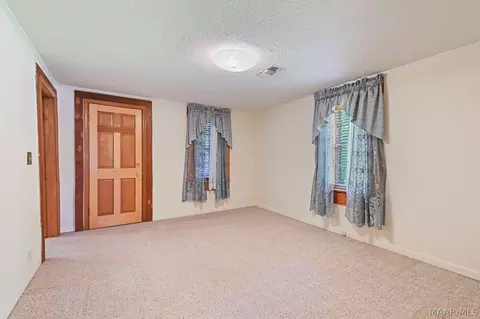 Bedroom - 1104 Smith Rd, Clanton, AL 35045 photo 3 of 14