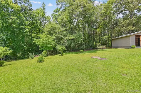 Exterior - 1104 Smith Rd, Clanton, AL 35045 photo 9 of 10