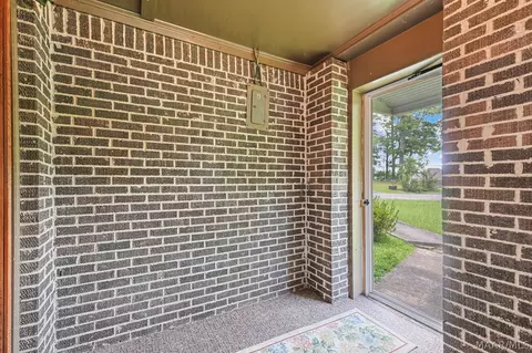 Exterior - 1104 Smith Rd, Clanton, AL 35045 photo 4 of 10