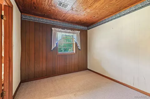 Bedroom - 1104 Smith Rd, Clanton, AL 35045 photo 14 of 14