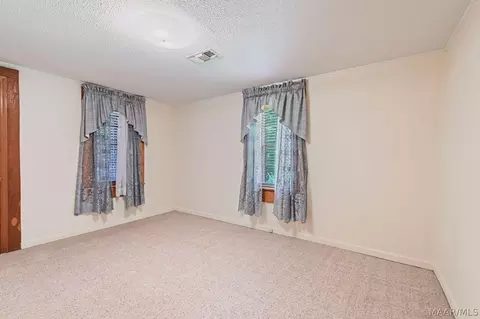 Bedroom - 1104 Smith Rd, Clanton, AL 35045 photo 5 of 14