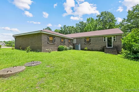 Exterior - 1104 Smith Rd, Clanton, AL 35045 photo 7 of 10