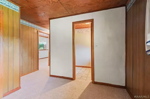 Entry Way - 1104 Smith Rd, Clanton, AL 35045 photo 3 of 3