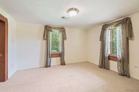 Bedroom - 1104 Smith Rd, Clanton, AL 35045 photo 1 of 14