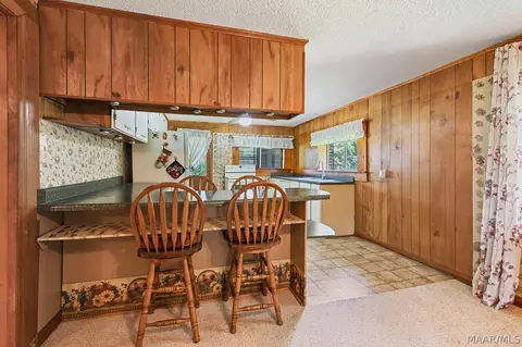 Kitchen - 1104 Smith Rd, Clanton, AL 35045 photo 6 of 6