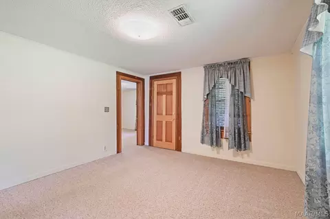 Bedroom - 1104 Smith Rd, Clanton, AL 35045 photo 6 of 14