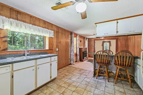 Kitchen - 1104 Smith Rd, Clanton, AL 35045 photo 2 of 6