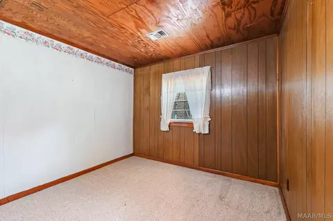 Bedroom - 1104 Smith Rd, Clanton, AL 35045 photo 11 of 14